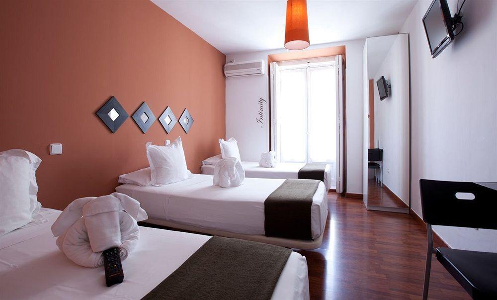 Thc Gran Via Hostel Madryt Zewnętrze zdjęcie