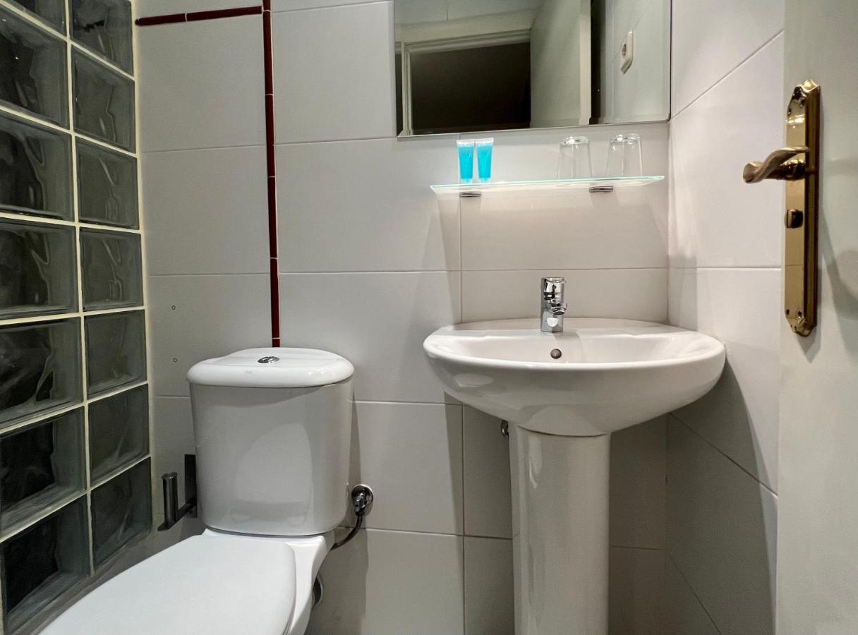 Thc Gran Via Hostel Madryt Zewnętrze zdjęcie