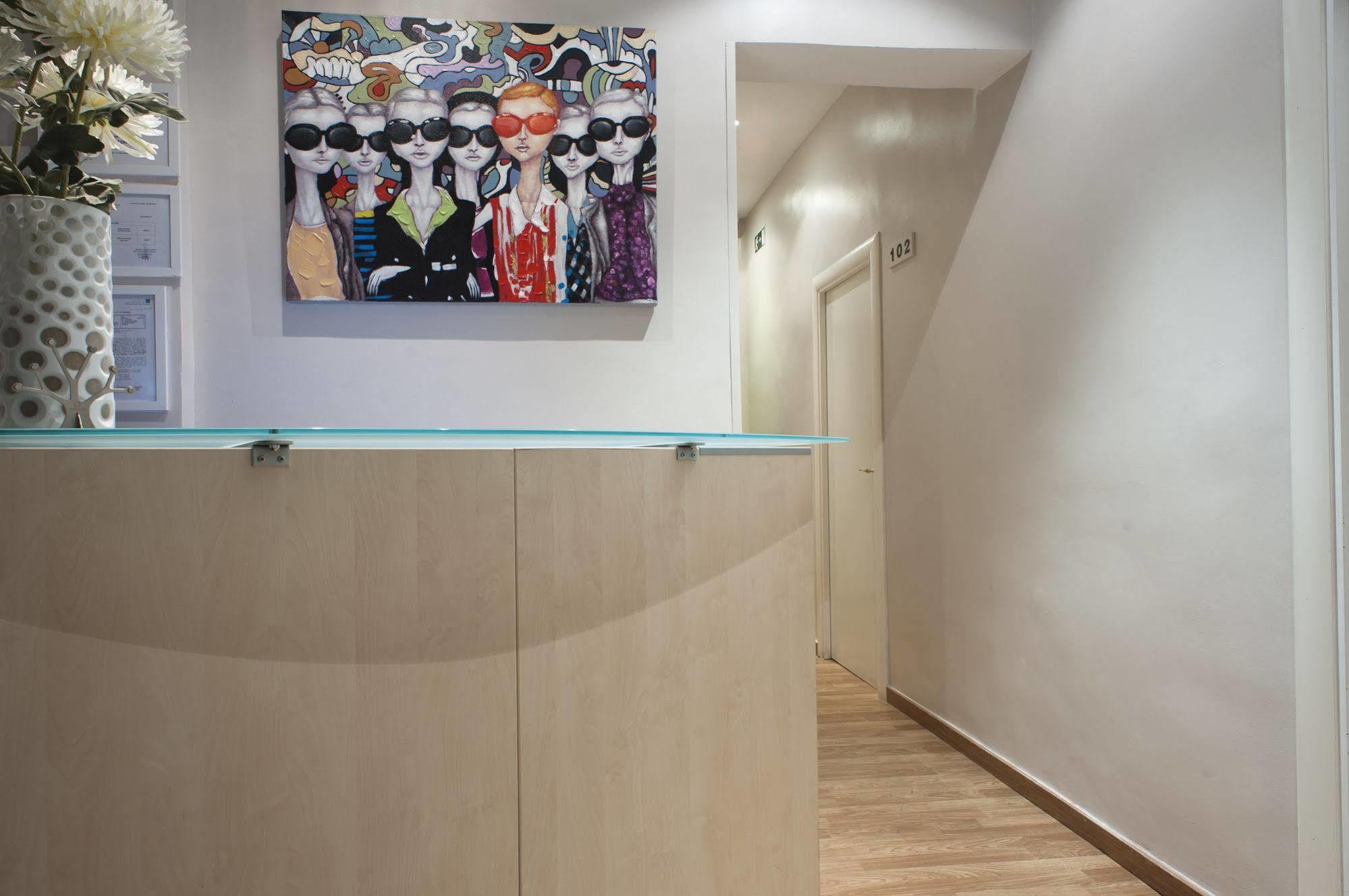 Thc Gran Via Hostel Madryt Zewnętrze zdjęcie