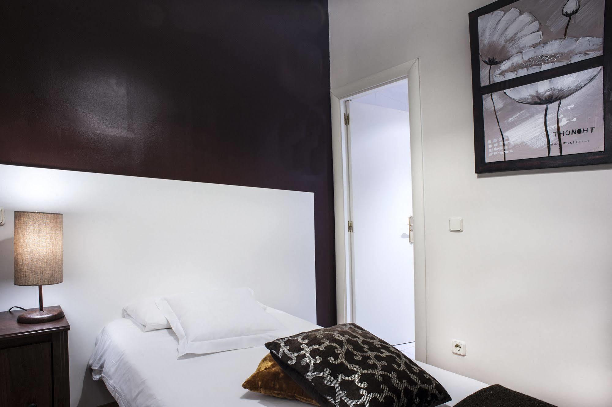 Thc Gran Via Hostel Madryt Zewnętrze zdjęcie