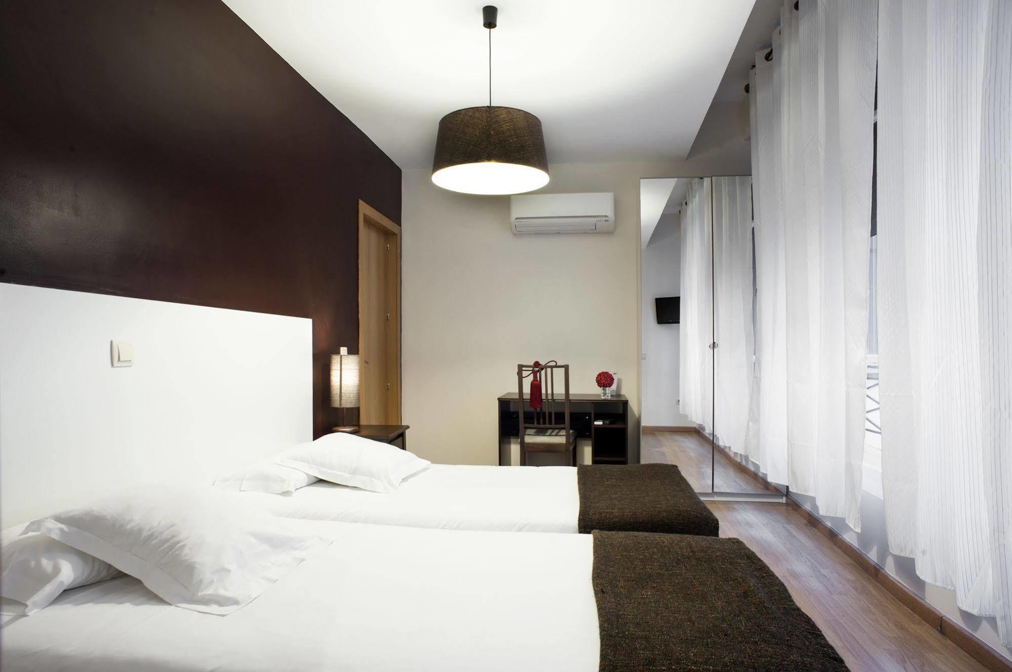 Thc Gran Via Hostel Madryt Zewnętrze zdjęcie