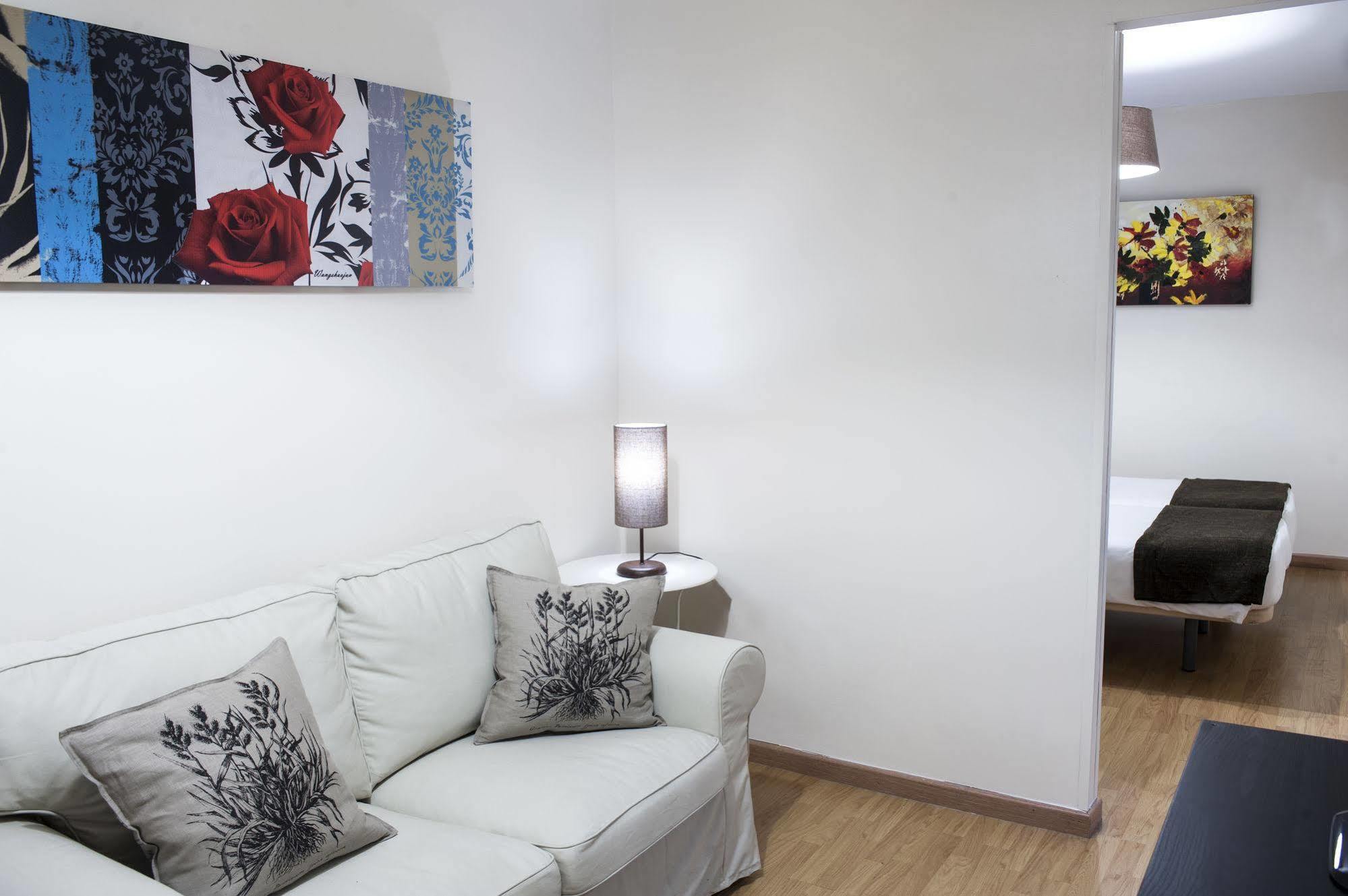 Thc Gran Via Hostel Madryt Zewnętrze zdjęcie