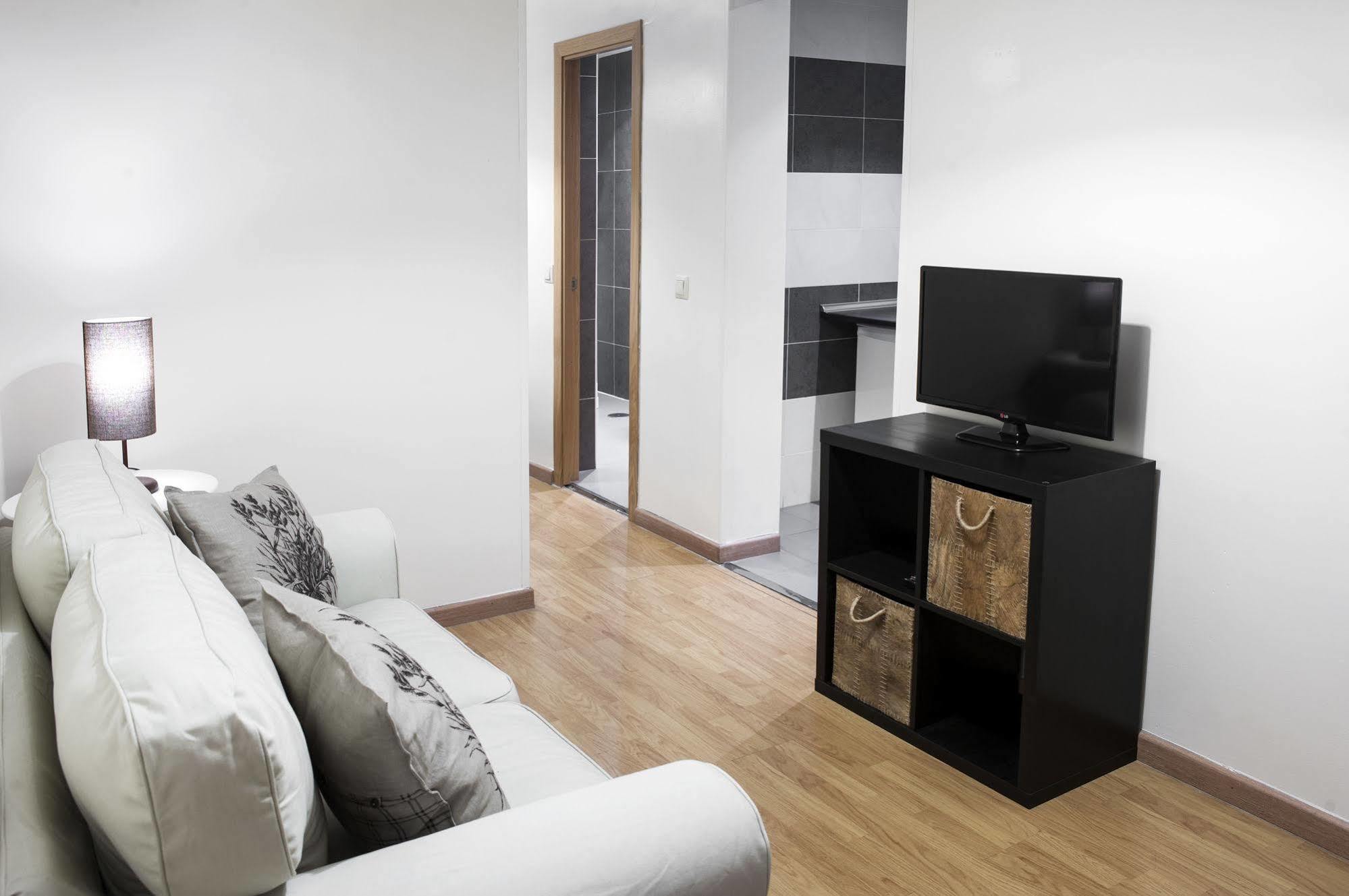 Thc Gran Via Hostel Madryt Zewnętrze zdjęcie
