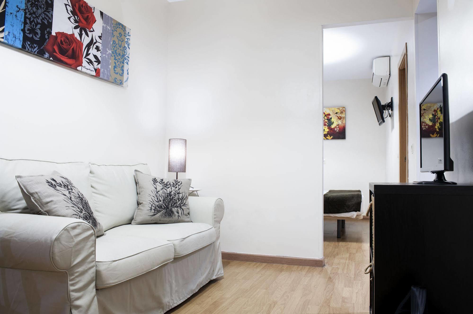 Thc Gran Via Hostel Madryt Zewnętrze zdjęcie