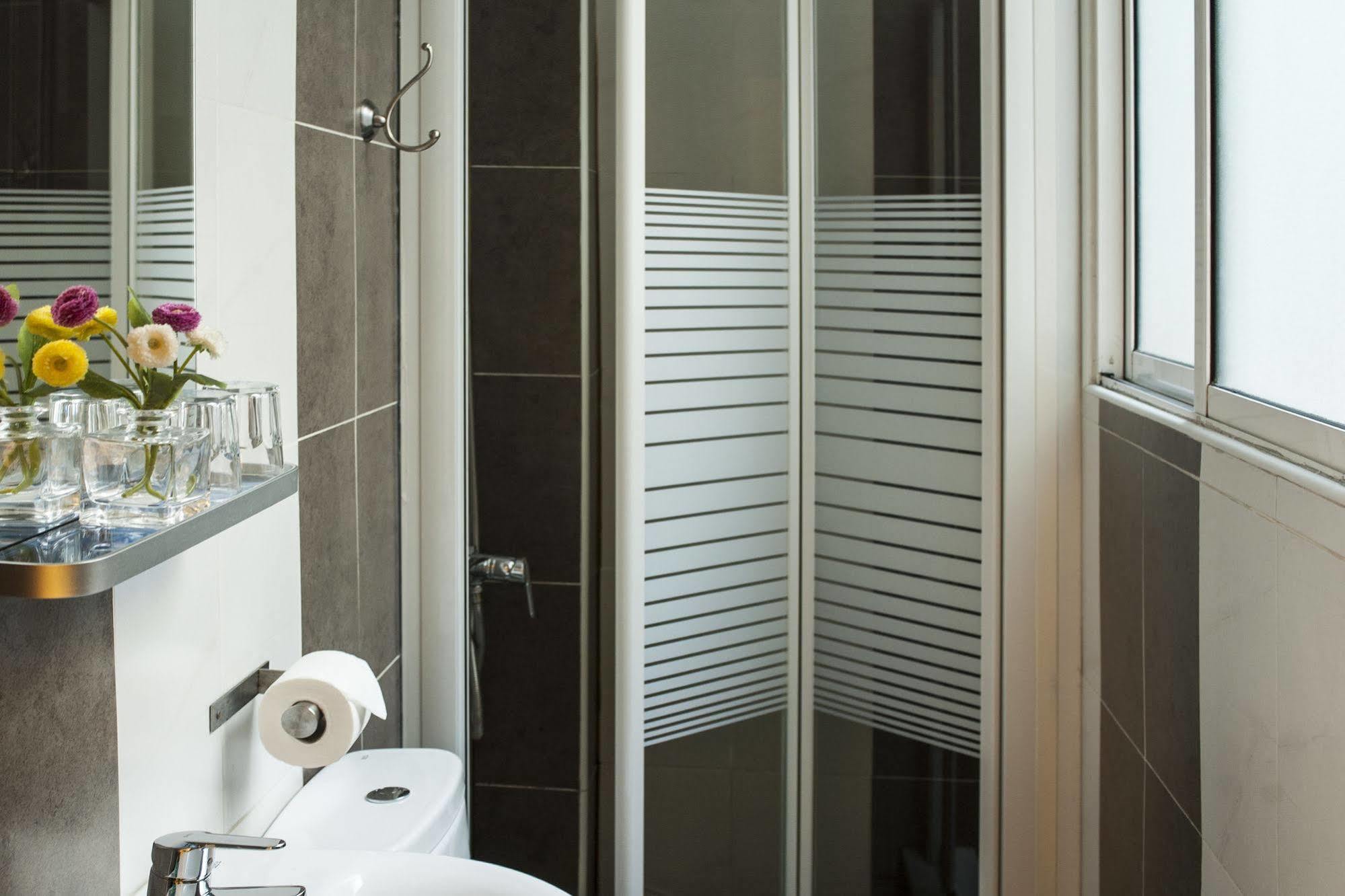 Thc Gran Via Hostel Madryt Zewnętrze zdjęcie