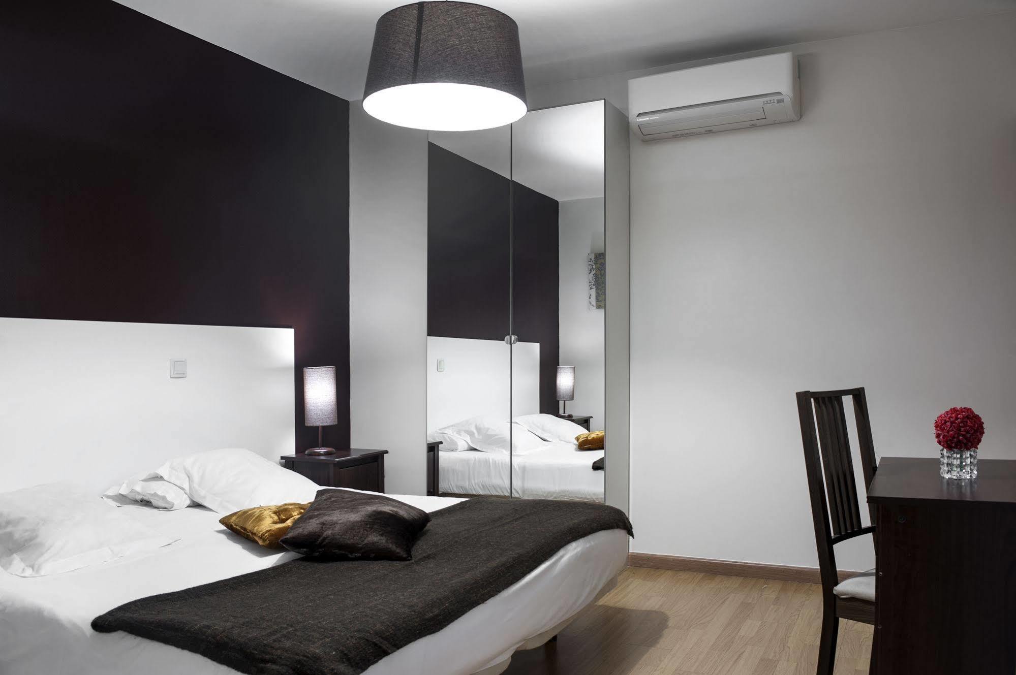 Thc Gran Via Hostel Madryt Zewnętrze zdjęcie