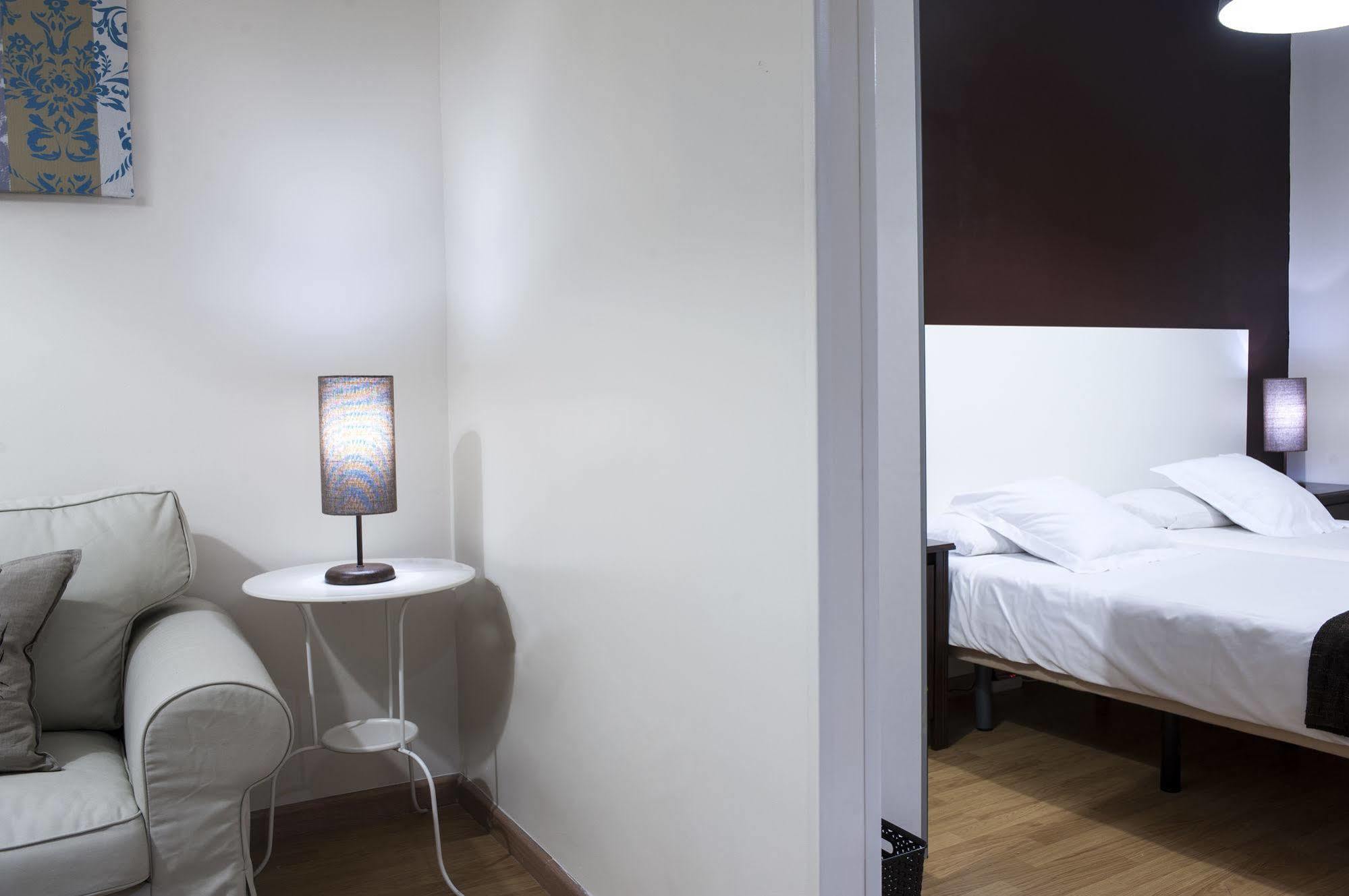 Thc Gran Via Hostel Madryt Zewnętrze zdjęcie